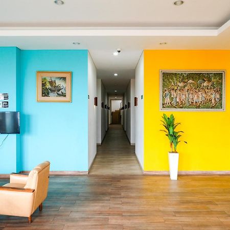 Sans Hotel Rajawali Surabaya By Reddoorz Krembangan Exterior foto