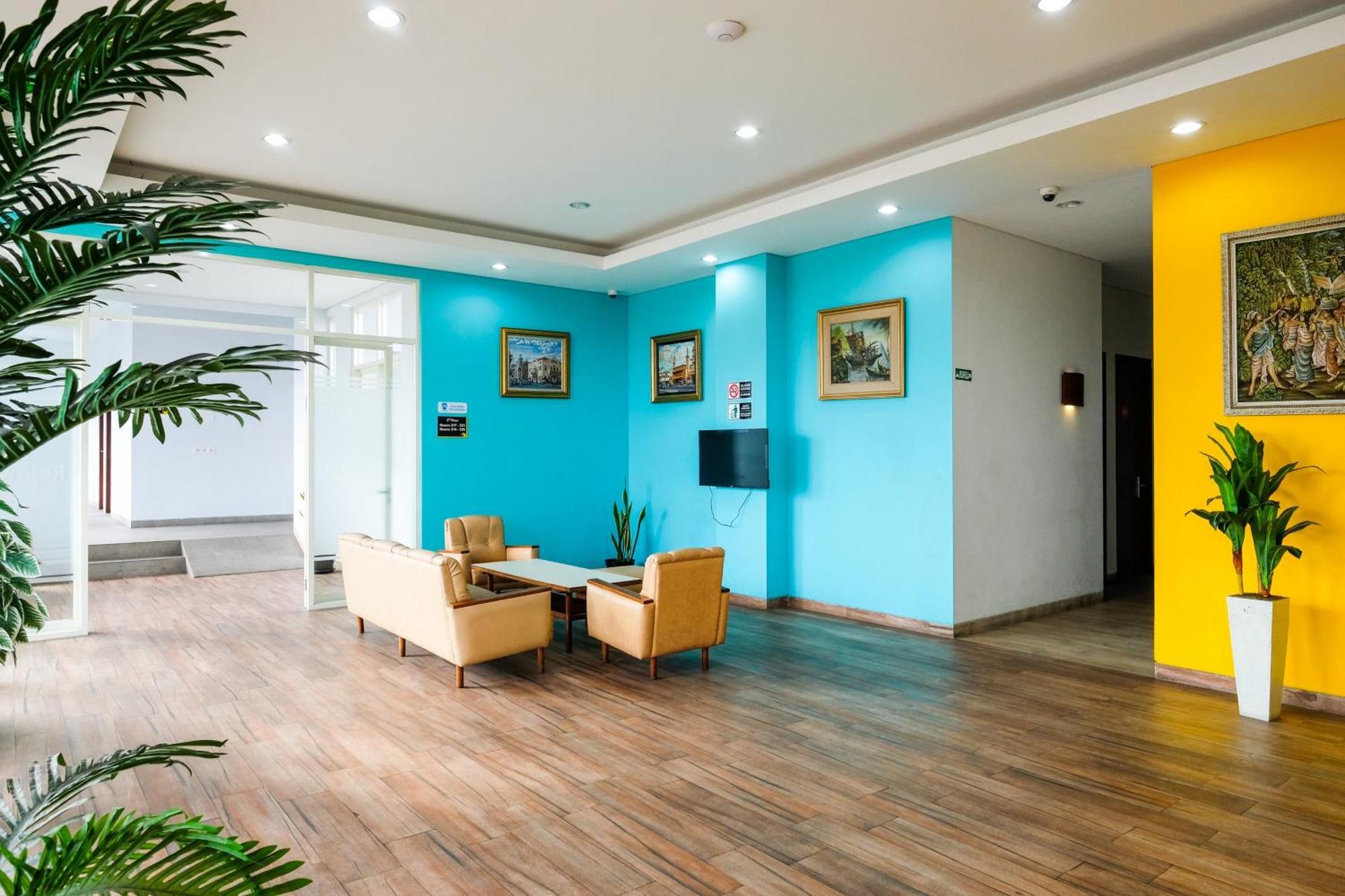 Sans Hotel Rajawali Surabaya By Reddoorz Krembangan Exterior foto
