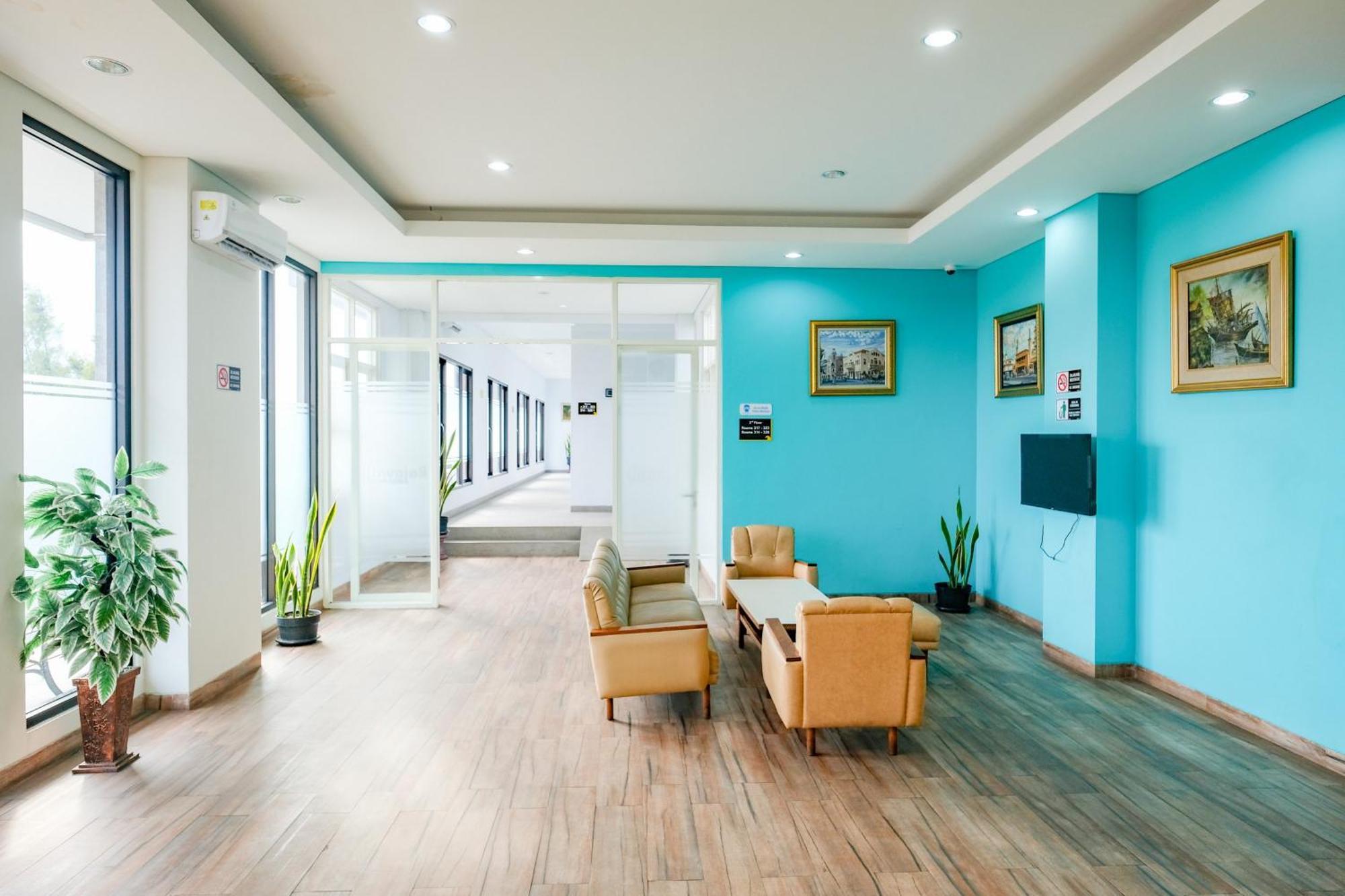 Sans Hotel Rajawali Surabaya By Reddoorz Krembangan Exterior foto
