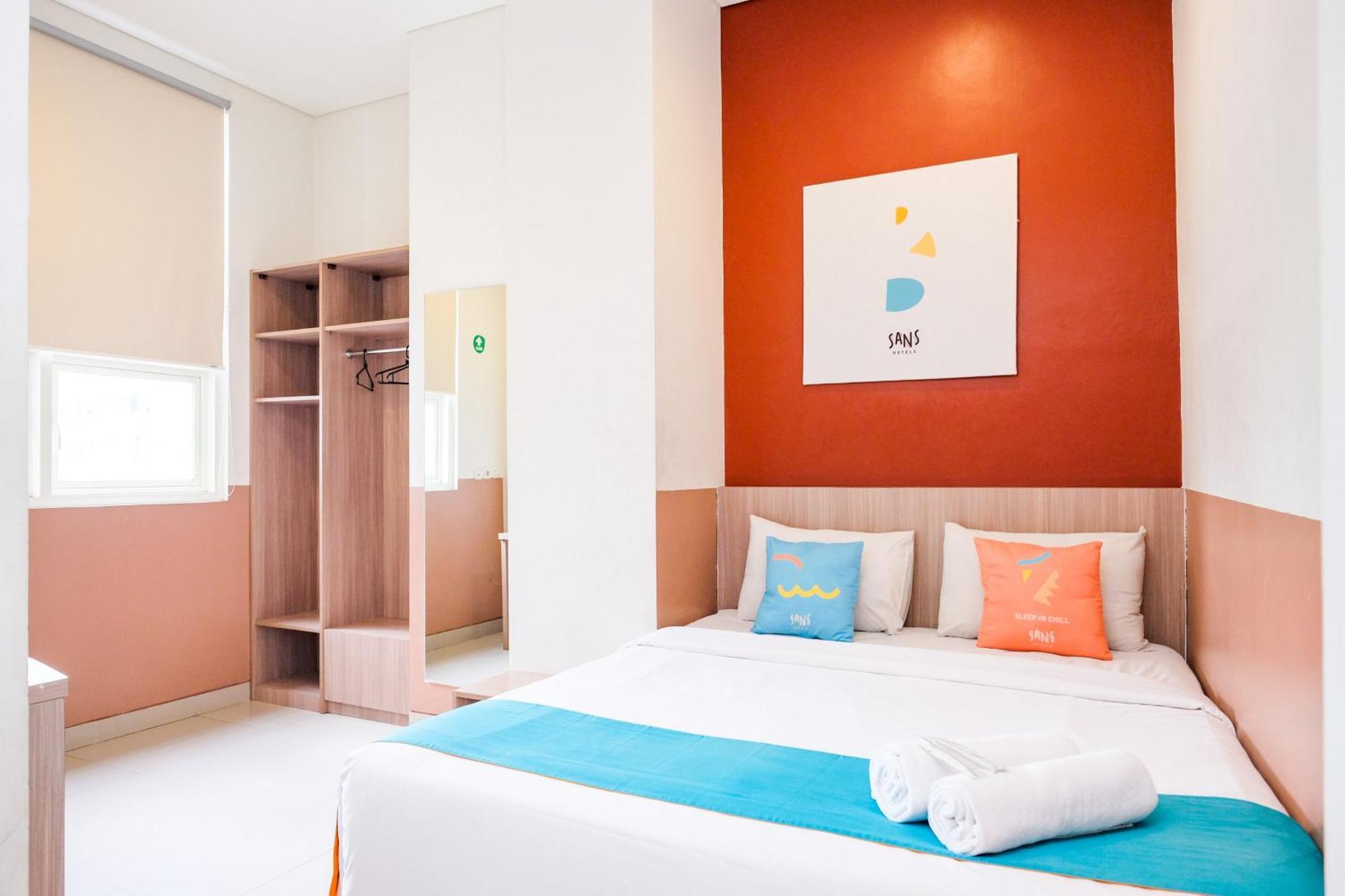 Sans Hotel Rajawali Surabaya By Reddoorz Krembangan Exterior foto